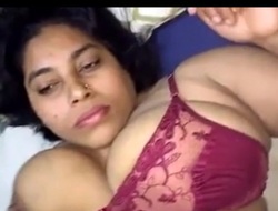 A mittle video collection of breasty amateur indian aunty