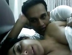 Pakistani Actress Meera With Captain Naveed Sex Scandal video !!
